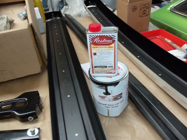 Epoxy et durcisseur.jpg