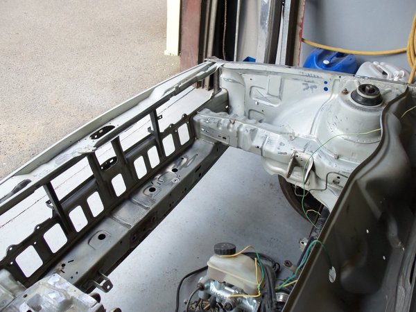 compartiment moteur ponçage.jpg